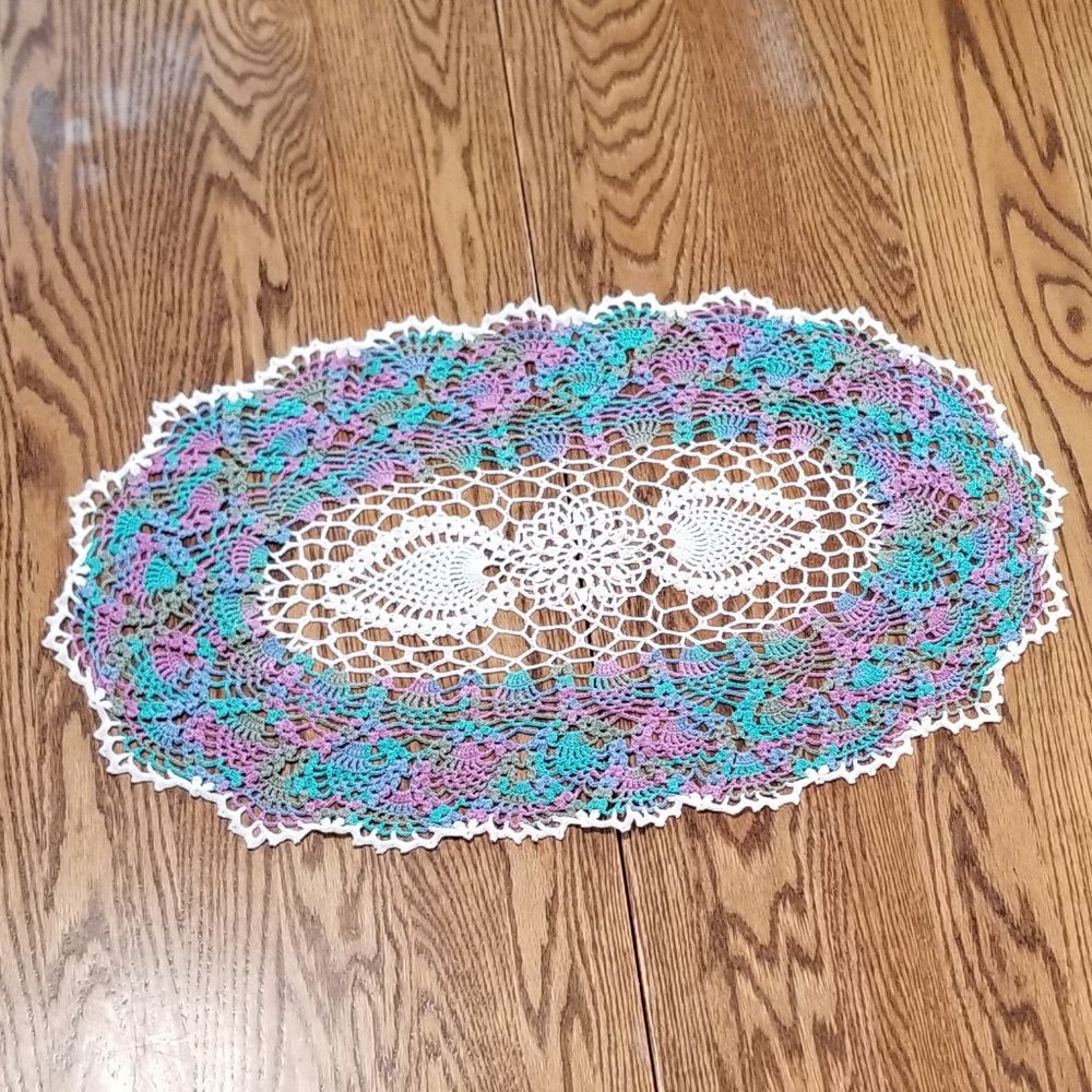 Vintage Style New Hand Crafted Pineapple Oval Doily, Multi-color, 25 1/2" x 15"